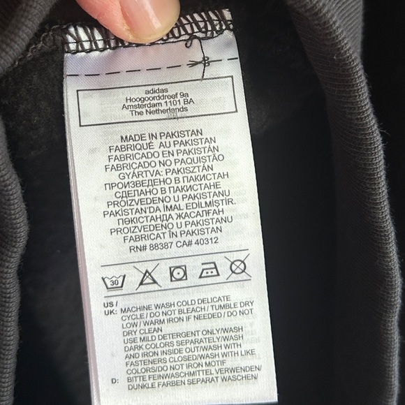 EUC Adidas Women's Black Modern Trefoil Sweatshirt size XL, half zip hooded - Picture 9 of 16